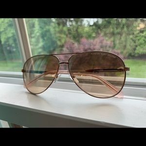 Trendy Marc Jacobs sunglasses